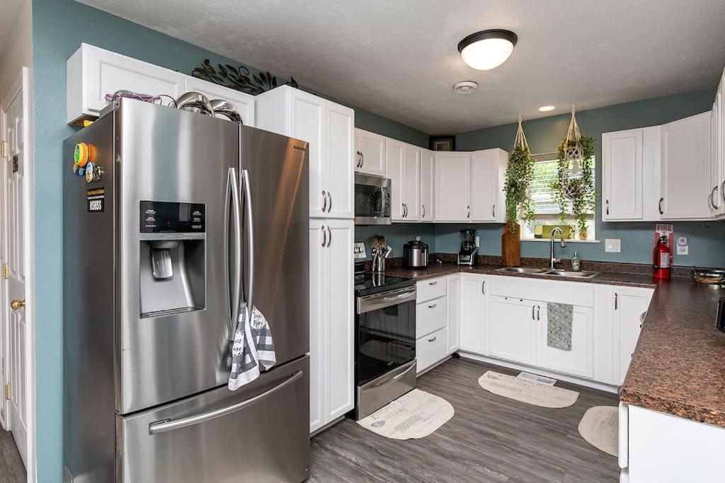 Family Friendly Home Close To Airport And Downtown Des Moines Exterior photo